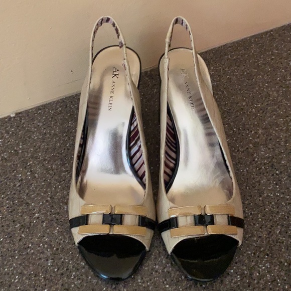 Anne Klein heels - Picture 2 of 8